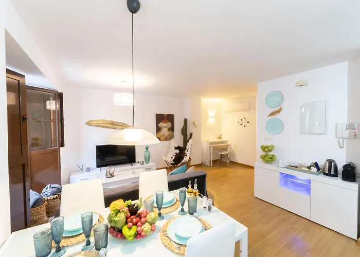 Appartamento Singularstays Center Valenza