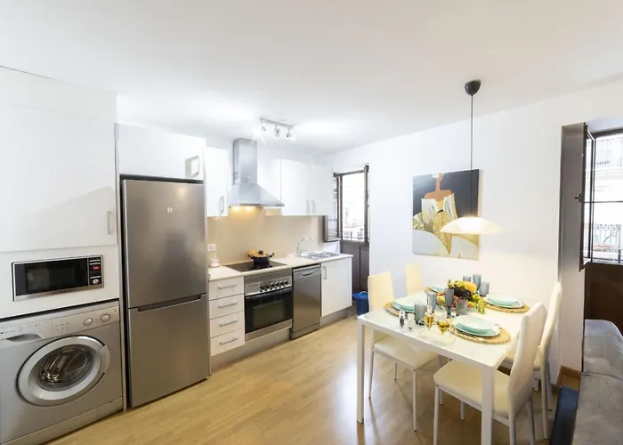 Appartamento Singularstays Center Valenza