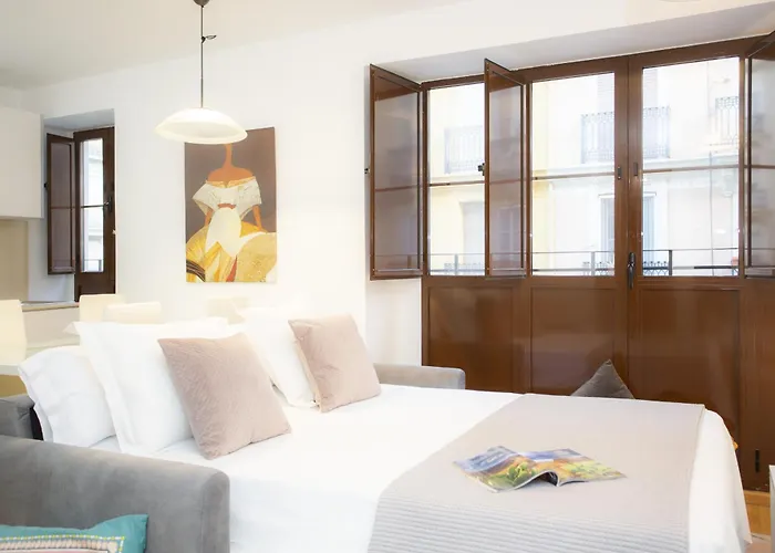 Singularstays Center