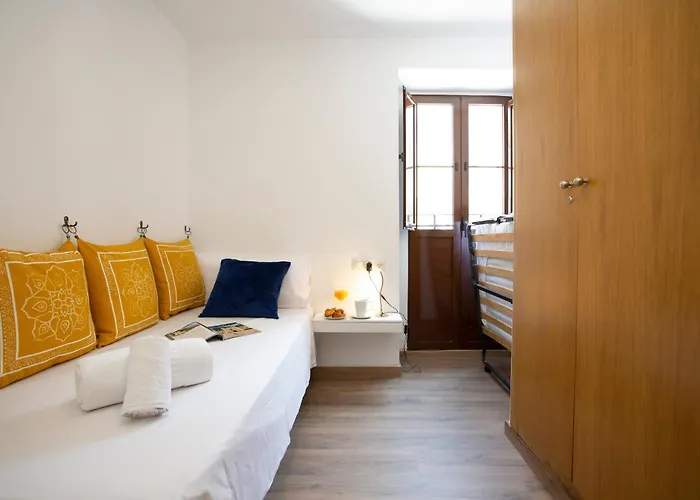 Singularstays Center Valenza