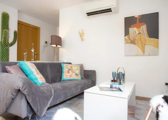 Singularstays Center Appartamento Valenza
