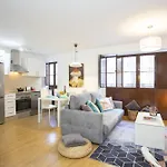 公寓 Singularstays Center