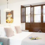 Singularstays Center