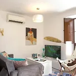 Apartment Singularstays Center
