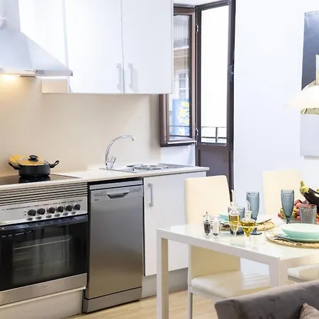 Singularstays Center Apartament *