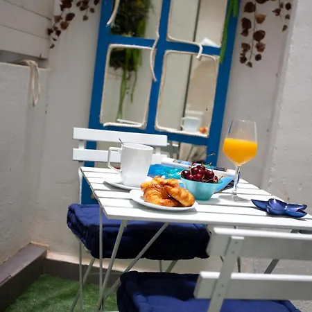 Singularstays Center *