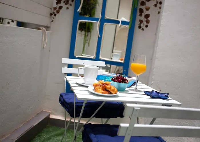Singularstays Center *